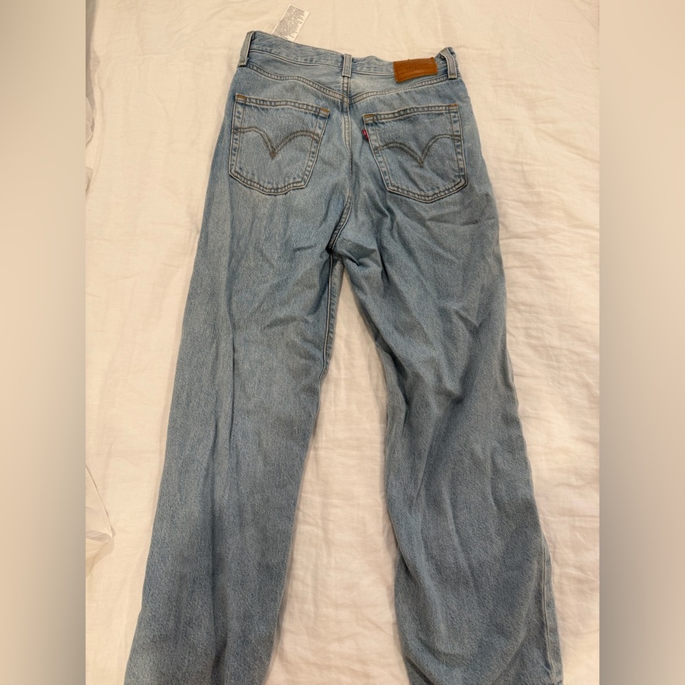 Levi’s Ribcage Straight Jeans - Picture 3 of 3